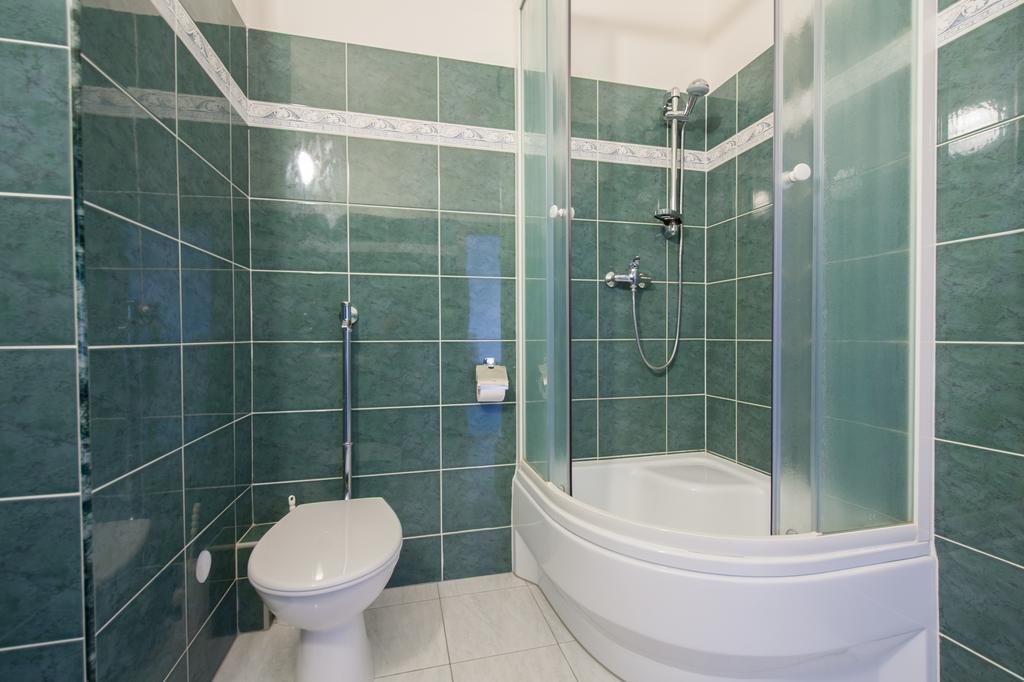 Hotel V Centru Ceske Budejovice Bagian luar foto